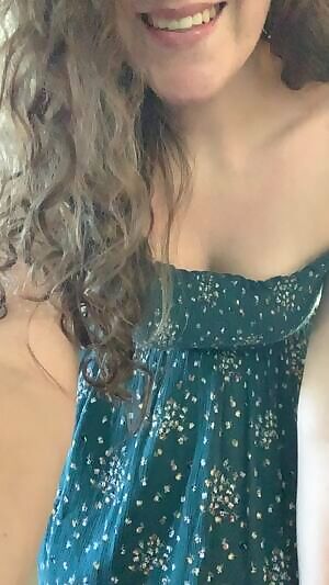 sundresses are best with nothing underneath 💗