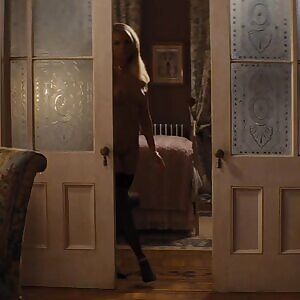 Margot Robbie - The fact that it was her idea to do this scene nude makes it even hotter!