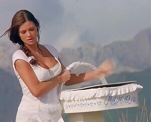 Manuela Arcuri sexy italian plots and upskirt in 'Bagnomaria'