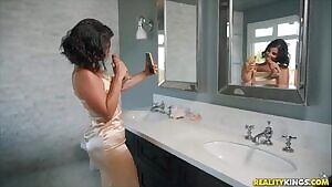 Practicing her blowjob on FaceTime