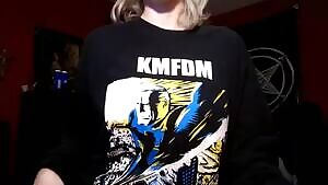 packing heat under my pjs 🤤