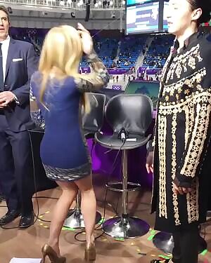 Tara Lipinkski giving a gay gentleman a non-boner