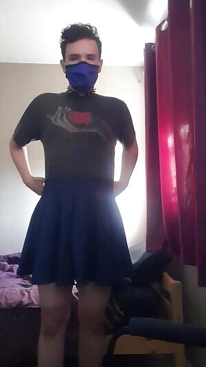 Just bought this skirt and choker, feeling cute :)