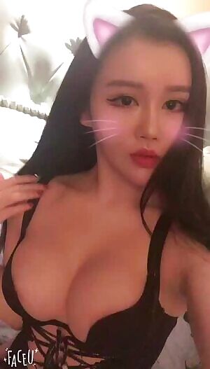 Hello...Kitty