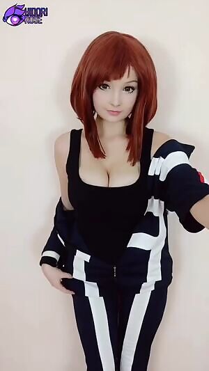 Bouncy in cosplay of Ochaco Uraraka ~ Hidori Rose