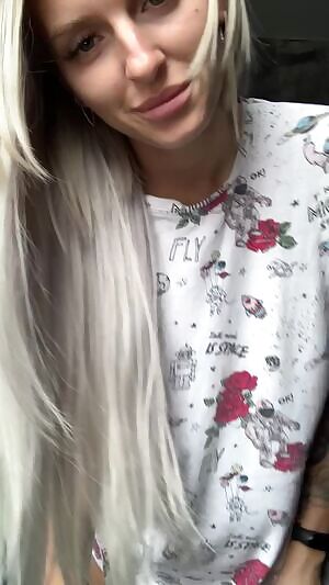 there is fog outside the window, but no one warms me ... want summer..