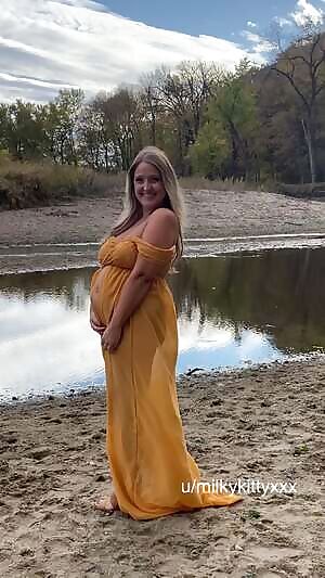 20 week photo shoot fun 💛