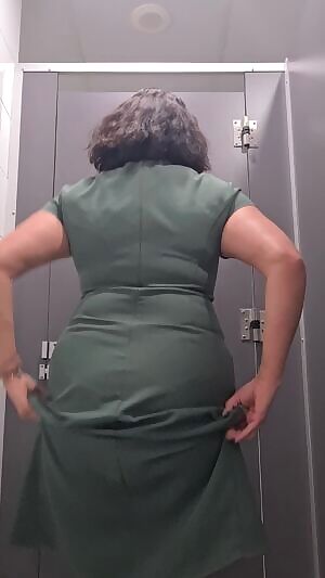 Sneaky trip to the ladies’ or you all