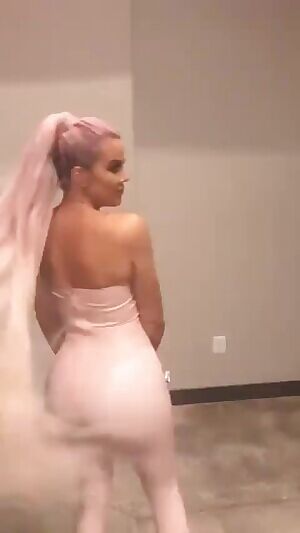 Thicc Khloe🍑