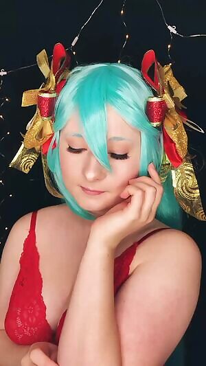 razouhime as Miku - holiday tease :3
