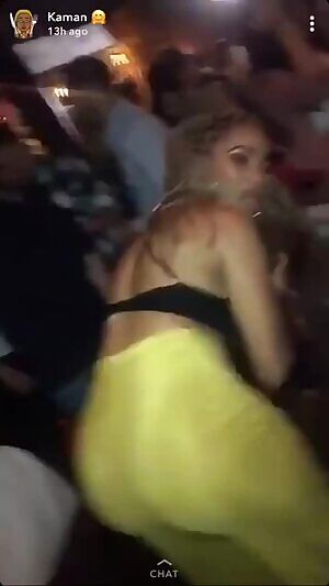sexy snapchat babe! fuckkk.