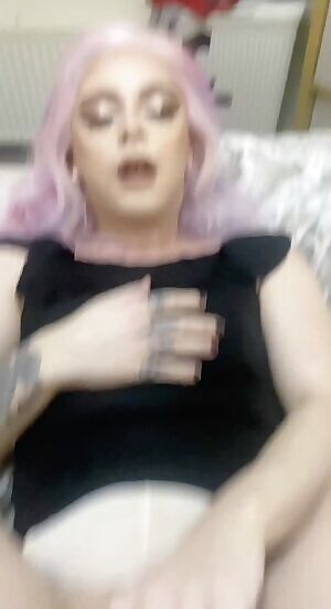 Daddy fucked the cum out if me again 🥺💦