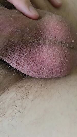 Jerking off with my foreskin is the best 💦