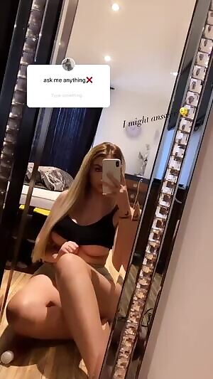 Underboob
