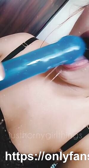 New here. Just a horny milf who likes to make a mess 😘