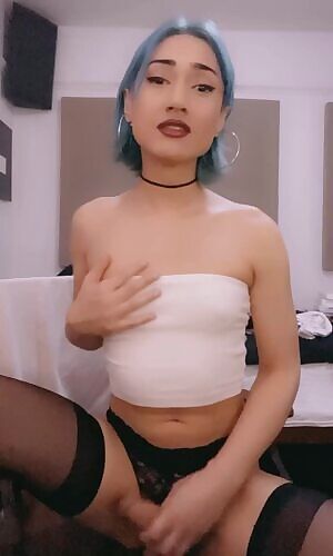 little miss sensitive nipples 😋😇