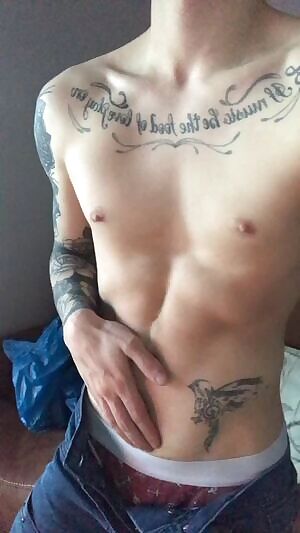 Am I a twink? A hunk? A twunk? 🥴