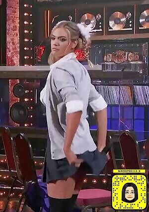 Kate Upton lifting her skirt