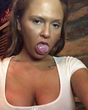 Dripping long tongue