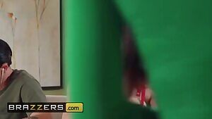 Molly Stewart Gets Her Pussy Sneakily Licked By Nerdy Girl