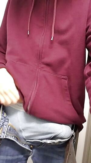 Got bored during jury duty, so I decided to take a bathroom break.