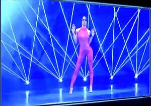 Sasha dropping it low 🥵