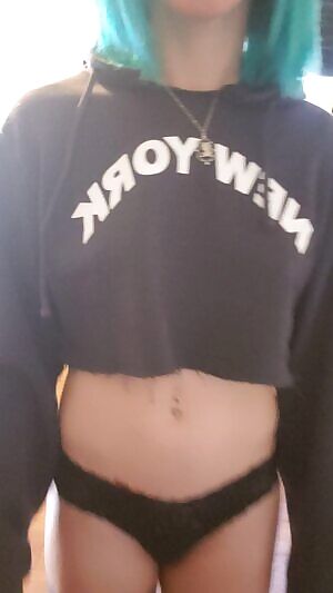 Hi 👋🏻👋🏻 I'm new here 😊😏