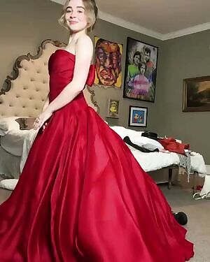 Sabrina Carpenter and Joey King demonstrate how a certain fantasy of mine would likely play out in real life. Laughing and all.