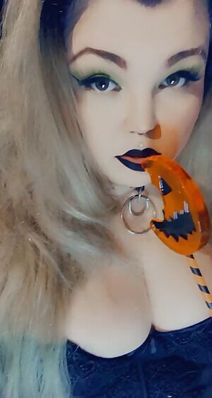 What’s your favorite scary movie? 🖤🔪