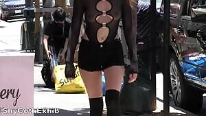 Some workers stopped to admire me, lol