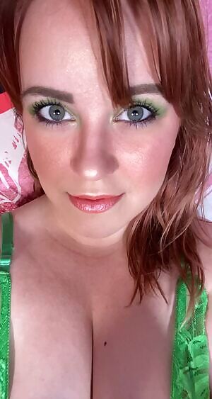 Titty fuck me, please? 🤤