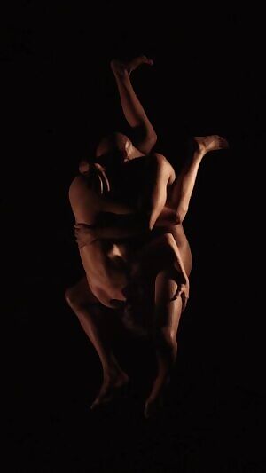 Milo Moiré in Experimental Short Film Unum