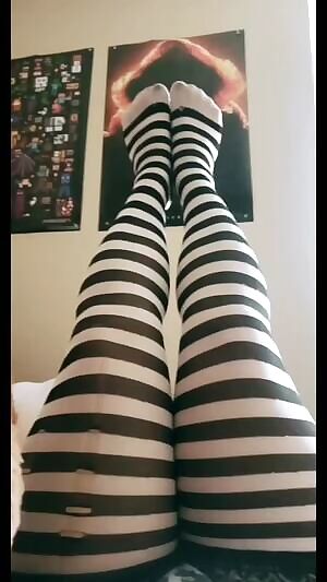 Little Warning? 🍼 pretty sfw XD Have decided I'm gonna make my onlyfans petplay/ddlg/lots of butt and grinding on things :3 Am gonna try to post at least once a day! And it's only $7.99 for a month, y'all. 💗 I wuvs you.