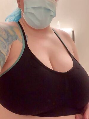 eeling especially horny today😈