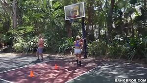 Carter Cruise plays strip horse to get fucked