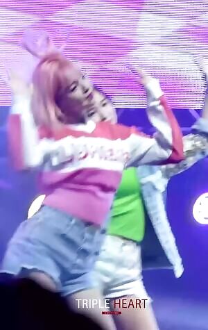 Twice - Jeongyeon, Nayeon, Mina & Dahyun