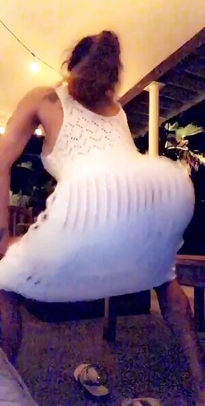 Jessy twerking her Phat Ass