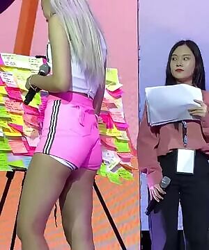 Momoland - Hyebin