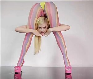 Contortionist Zlata in motion