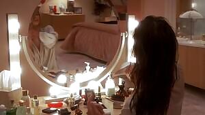 Rhona Mitra plots in Hollow Man