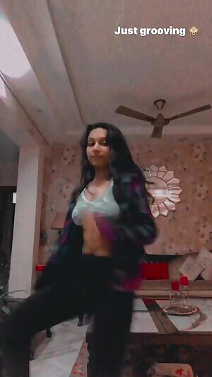 Is she teasing in the right place? Who'd like to remove those tights off this slutty Indian and have her ride?