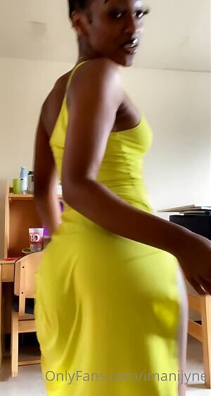 Check link in comments for her content😻👇🏽💦