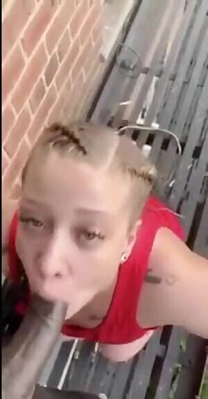 Daring Blowjob On Third Floor