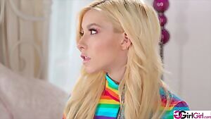 Kenzie And Cadence Lux Squirting