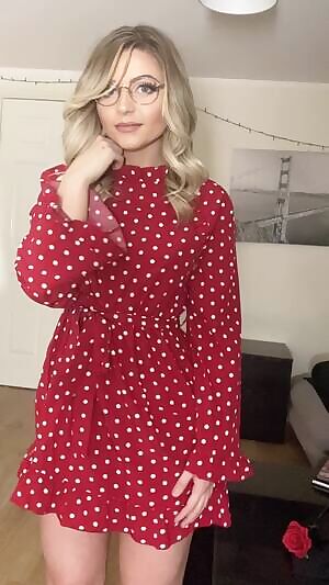 Do you guys think Red is my colour? 🌹
