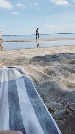 Just soooooo horny on the beach. I love that they all watched 😏