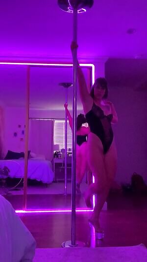 my body was made my pole 😈💦