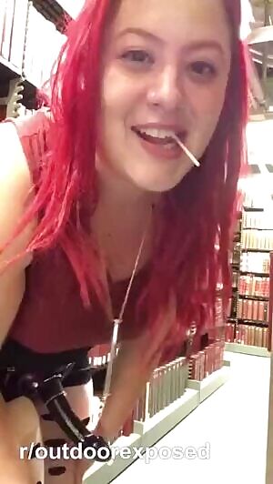 Lesbian BBW Show at the public library 😍😍