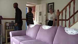 Grey mature want two yongs